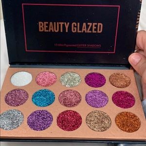 packet 4 p,small marble brushes & palette glitter